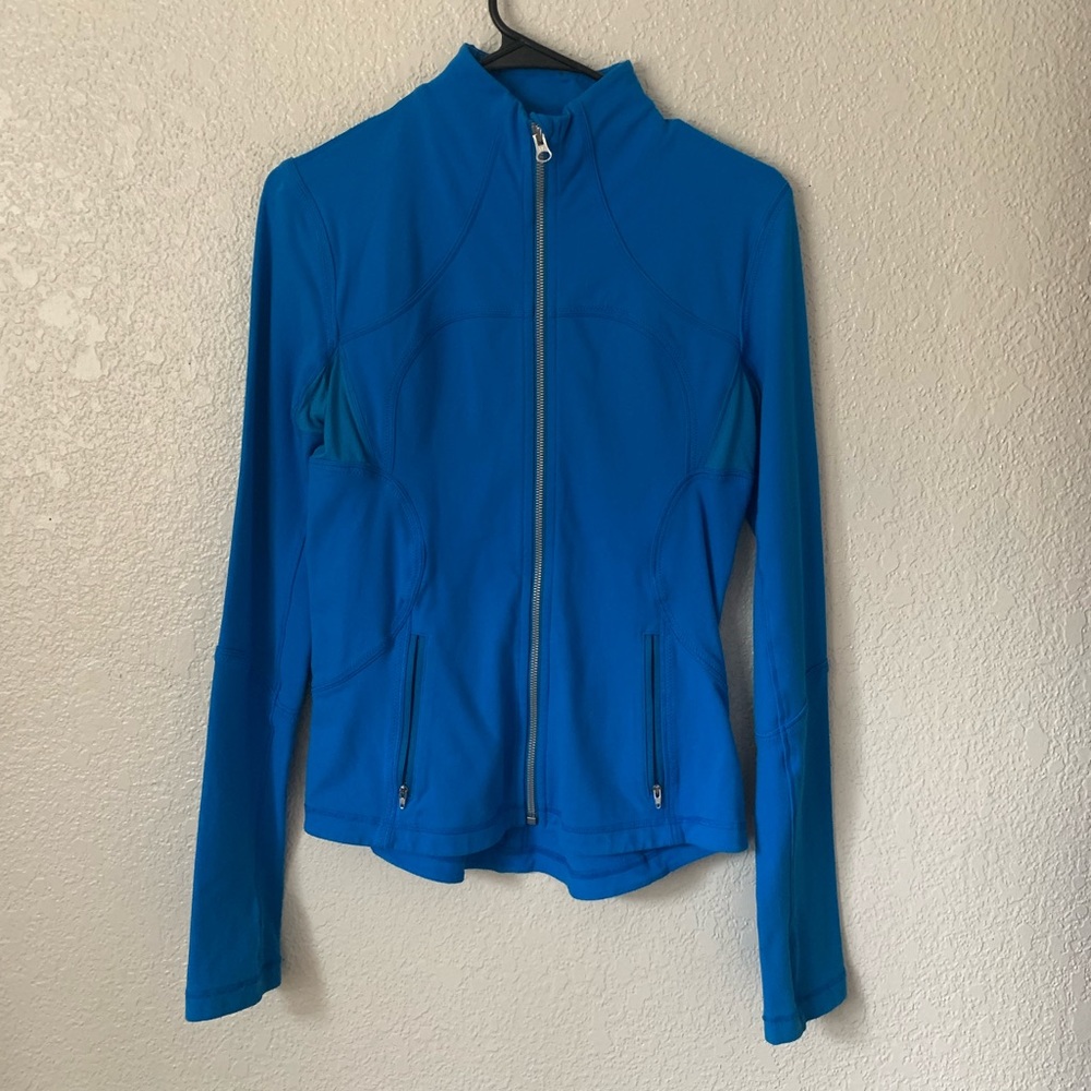 Lululemon Forme Jacket in Beaming Blue